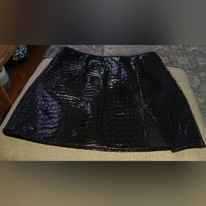 Princess Polly XX Size Large New W Out tags Faux Leather Skirt Slit Comfy Zip